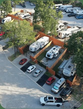 Dallas Shady Oaks RV Park – Long Term RV Living Rv Park Ideas, Rv Lot Landscaping Ideas, Rv Park Design Plans, Campground Design, Camping Goals, Campsite Decorating, Rv Lots, Travel Trailer Living, Visit Dallas