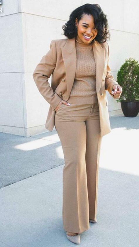 Women Professional Attire, Business Professional Outfits, Fashionable Work Outfit, Corporate Attire, Professional Outfits Women, Stylish Work Attire, Elegante Casual, Classy Work Outfits, Looks Street Style