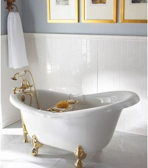 Simple Bath, Classic Bathroom, Victorian Decor, Bath Tub, Bathtubs, Clawfoot Bathtub, Salle De Bain, House Styles, Wall