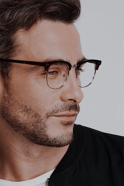 Browline Glasses Men, Glasses Women Fashion Eyeglasses, Eyewear Photography, Glasses For Round Faces, Mens Eye Glasses, Browline Glasses, Double Cartilage Piercing, Everyday Glasses, Mens Glasses Fashion