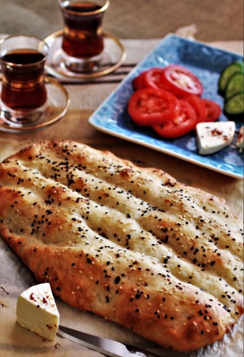 Barbari Bread, Persian Tea, Iranian Recipes, Iranian Cuisine, Oven Bread, Iranian Food, Flat Bread, Persian Food, Food O