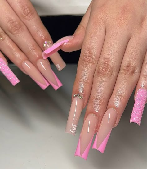 Hot Pink V French Tip Nails, Hot Pink Birthday Nails, Barbie Acrylic Nails, Barbie Themed Nails, Bratz Nails, Grad Nails, Nail Inspired, Acrylic Nail Set, Drip Nails