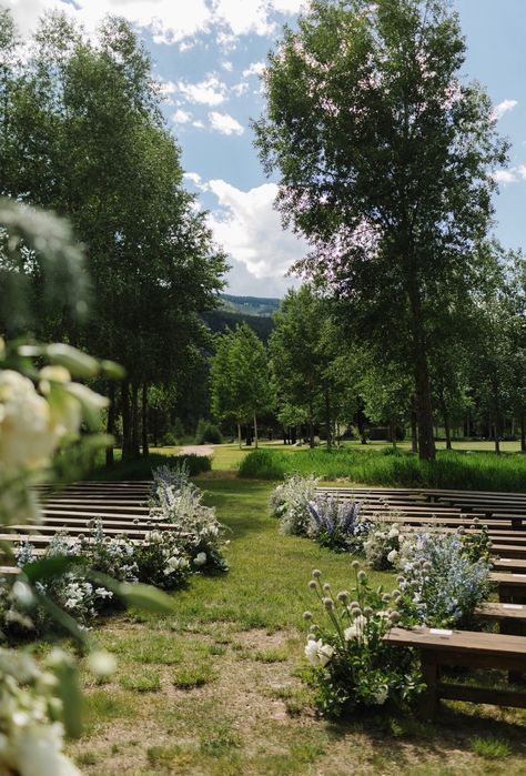 Small Farm Wedding, Small Wedding Aesthetic, Easton Events, Meadow Wedding, Bush Wedding, Vintage Garden Parties, Seaside Garden, Vermont Wedding, Summer Garden Party