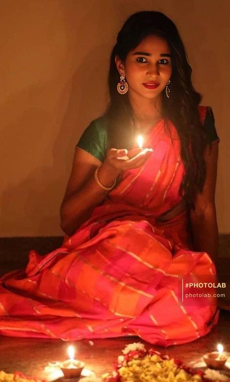 Diwali Photo Pose Ideas, Diwali Photography Ideas, Diwali Poses, Kerala Girl, Diwali Photo, Laxmi Pooja, Diwali Photography, Diwali Photos, Desert Travel