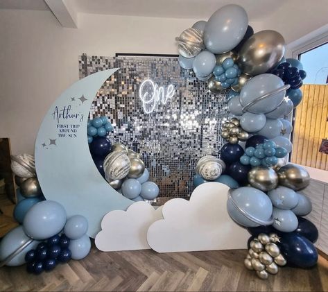 Space Balloon Arch, Space Balloons, Boys First Birthday Party Ideas, Boys 1st Birthday Party Ideas, Baby Birthday Decorations, Astronaut Birthday, Space Theme Party, Baby Boy Christening, Moon Baby Shower