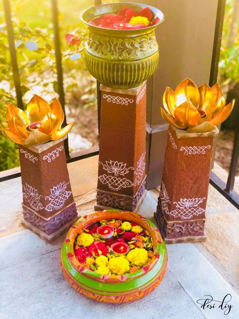 Diwali Decorations At Home, Janmashtami Decoration, Housewarming Decorations, Diy Diwali Decorations, Diwali Party, Flower Decorations Diy, Diwali Diy, Diwali Decoration, Indian Decor