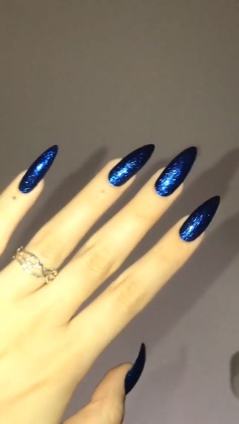 Sparkly Navy Blue Nails, Dark Blue Nails Glitter, Sparkly Dark Blue Nails, Navy Sparkle Nails, Dark Glitter Nails, Sparkly Blue Nails, Blue Sparkly Nails, Homecoming Inspo, Blue Prom Nails