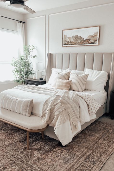 Bedroom Aesthetic Cozy, Beautiful Bed Designs, Simple Bed Designs, Neutral Bedroom Decor, Neutral Bedrooms, Home Design Diy, Simple Bed, Neutral Bedroom, Bedroom Aesthetic