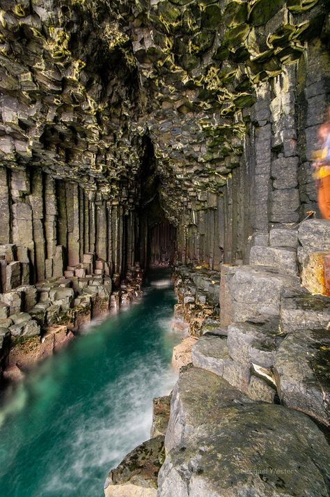 I can't believe this place exists! 25 Reasons Why Scotland Must Be On Your Bucket List | Bored Panda Luxor, Fingal's Cave, Scotland Landscape, Visit Scotland, Scotland Travel, Pretty Places, Places Around The World, Cairo, Wonderful Places