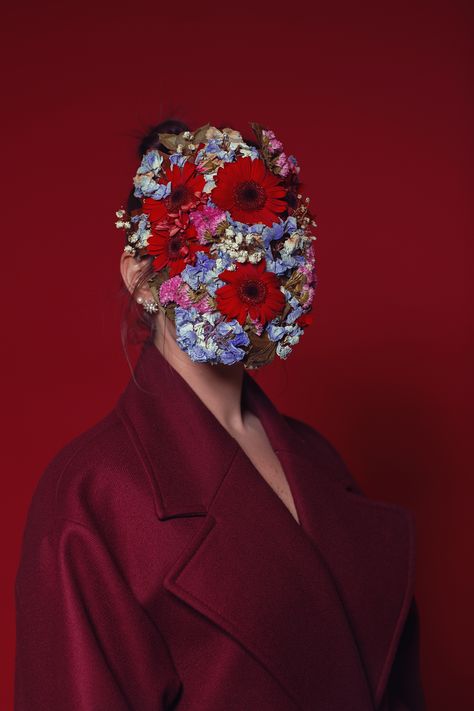 Check out this @Behance project: “Identity” https://www.behance.net/gallery/33815538/Identity Nature Mask Art, Flower Fashion Photography, Photography Project Ideas, Identity Photography, Degree In Psychology, Mask Flower, Art Fashion Photography, Mask Photography, Floral Mask