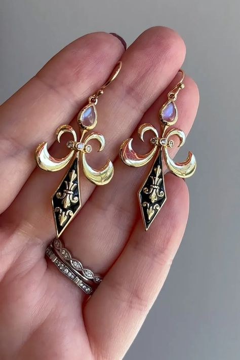 Wizard Jewelry, Flowers Jewellery, Baroque Jewelry, Jewelry Enamel, Pretty Jewelry Necklaces, Romantic Jewelry, French Jewelry, Moonstone Earrings, Funky Jewelry