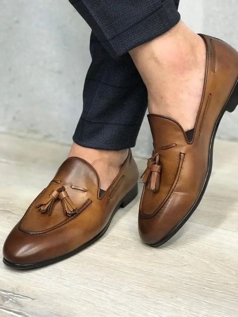 7 Formal Shoes For Men Every Classic Man Should Have – Svelte Magazine Brown Shoes Outfit, Brown Loafers Men, Best Sandals For Men, Mens Brown Loafers, Loafers Men Outfit, Brown Shoes Men, Suede Leather Shoes, High Ankle Boots, Brown Loafers