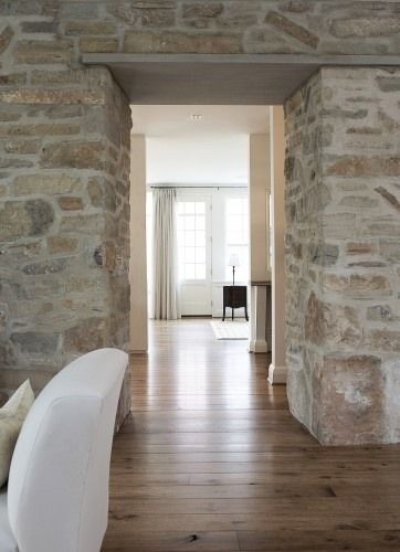 Stone Walls Interior, Case In Pietra, Stone Accent Walls, Wood Plank Flooring, Fresh Farmhouse, Stone Interior, Stone Walls, Exterior Stone, Brick And Stone