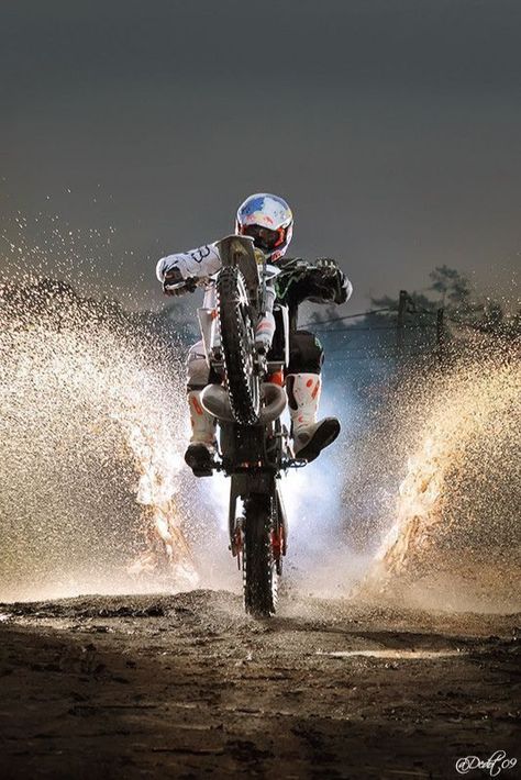 Motorcross #motorcross #dirtbike #enduro #freestyle #motorcycle #extreme #athlete Dirt Bike Quotes, Mtb Riding, Freestyle Motocross, Enduro Motocross, Motocross Love, Dirt Bike Racing, Cool Dirt Bikes, Motorcross Bike, Motorcycle Dirt Bike