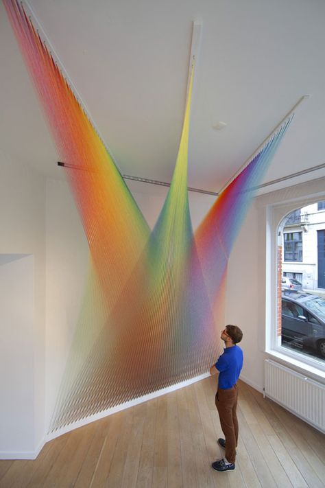 GABRIEL DAWE: INSTALACIÓN DE HILOS DE COLORES فن الرسم بالمسامير, Mexican Artists, Thread Art, Wow Art, Art Installation, Sculpture Installation, String Art, Art Plastique, On The Side