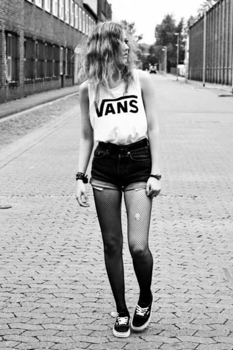 Skater Boy Style, Styl Grunge, Skater Girl Style, Look Grunge, Estilo Hipster, Tshirt Fashion, Tumblr Outfits, Stil Inspiration, Modieuze Outfits