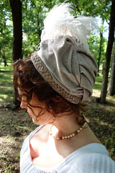 Festive Attyre: Regency turban cap tutorial Regency Hair, Regency Ball, Regency Costume, Empire Fashion, Historical Hats, Simple Beaded Necklaces, Regency Dresses, Regency Clothing, Regency England