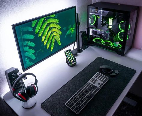 Ultimate Gaming Setup, Gaming Desk Setup, Best Gaming Setup, Computer Gaming Room, Computer Desk Setup, Pc Gaming Setup, Video Game Room Design, Gaming Setups, Desktop Setup