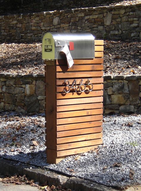 mailbox - use pallets, bold numbers and have flowers coming out....front landscaping idea Wood Landscaping, Mailbox Designs, Cool Mailboxes, Mailbox Makeover, Wooden Mailbox, Mailbox Landscaping, Diy Mailbox, Unique Mailboxes, Number Ideas