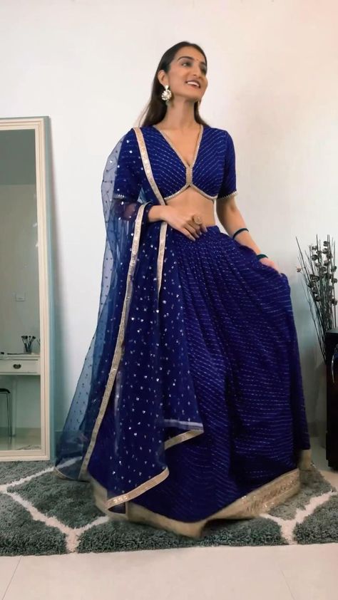 Dresses Traditional Indian, Simple Elegant Blouse, Diwali Shopping, Simple Lehenga, Indian Outfits Lehenga, Lehenga Designs Simple, Dresses Traditional, Lehenga Blouse Designs, Blouse Designs Indian