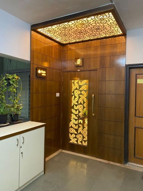 Wooden Main Door With Safety Door Design, Entrance Wall Design Front Entry Home, Home Safety Door Design, Bedroom Doors Modern Woods, Flats Main Door Design, Main Door Design Entrance With Safety Door, Flat Main Gate Design Entrance, Flat Enterence Design, Main Door For Flats