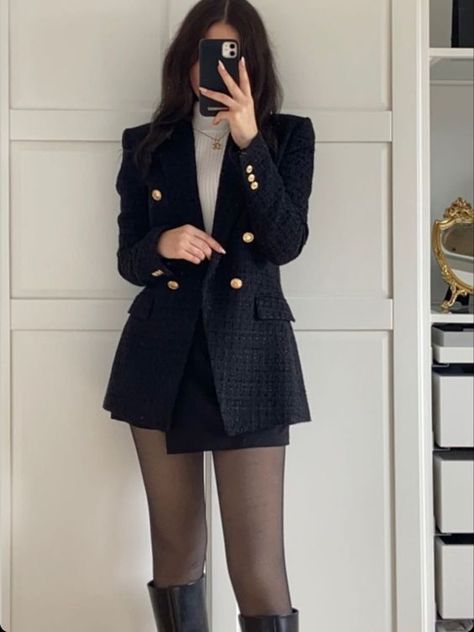 Korean fall casual outfit idea: black blazer + mini skirt + long boots Korean Fashion Black Dress, Night Out Outfit Clubwear, Outfit Clubwear, Winter Fashion Outfits Casual, Stil Elegant, Quick Outfits, Classy Work Outfits, Stylish Work Outfits, Teen Clothing