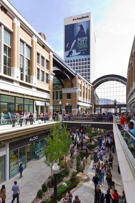 City Creek Center Mall on Opening Weekend | Flickr - Photo Sharing! Commercial Landscape Design, Downtown Salt Lake City, Shopping Mall Design, Plaza Design, Hamburg City, Retail Architecture, Salt Lake City Downtown, Urban Design Concept, Street Mall