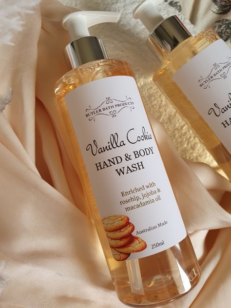 Smell Good Body Wash, Selfcare Products, Fragrance Lab, Fragrances Perfume Woman, Cosmetic Packaging Design, Hygiene Care, Body Hygiene, Bath And Body Works Perfume, Shower Skin Care