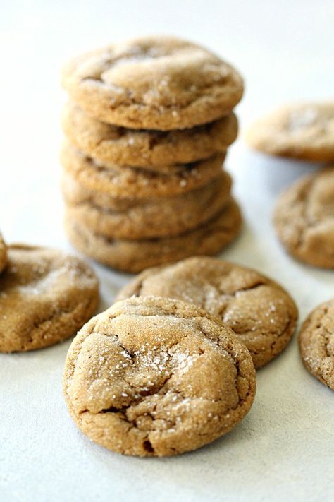 Spiced Biscuits, Cardamom Recipe, Cardamom Cookies, Soft Ginger Cookies, Chewy Ginger Cookies, Ginger Cookie Recipes, Ginger Molasses Cookies, Molasses Cookies, Best Christmas Cookies