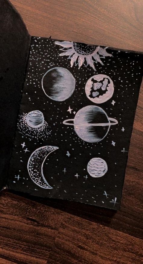 I love 💕 it #madebyme Croquis, Black Page Drawing, Black Paper Scrapbook, Black Paper White Pencil Drawing, Black Sketchbook Ideas, White Drawing On Black Paper Easy, Drawing Ideas On Black Paper, Doodles On Black Paper, Paintings On Black Paper