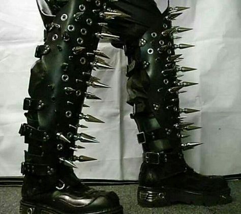 New Rock Boots, Battle Jacket, Aesthetic Grunge Outfit, Metal Clothing, Estilo Punk, Goth Aesthetic, Punk Outfits, Gothic Outfits, Alternative Outfits