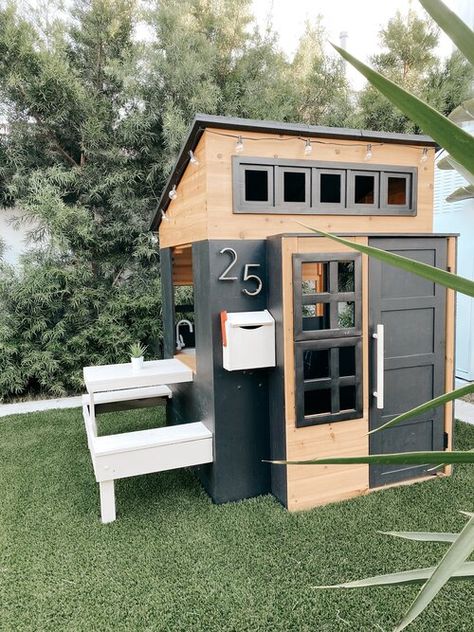 Modern Kids Playhouse, Backyard Playhouse Ideas, Modern Playhouse, Kids Clubhouse, Backyard Kids Play Area, Diy Playhouse, Backyard Playhouse, Modern House Number, Playhouse Outdoor