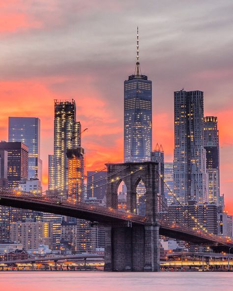 Brooklyn Bridge sunset Manhattan Bridge, New York Life, New York City Travel, Lower Manhattan, Manhattan New York, City Landscape, City Photography, New York Travel, City Aesthetic