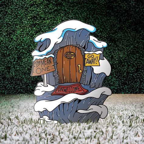 Grinch Yard Decoration / Whoville House / the Grinch - Etsy Canada Whoville People, Grinch House, Grinch Yard Decorations, Whoville Christmas Decorations, Grinch Whoville, Dental Christmas, Grinch Ideas, Grinch Decor, Grinch Decorations