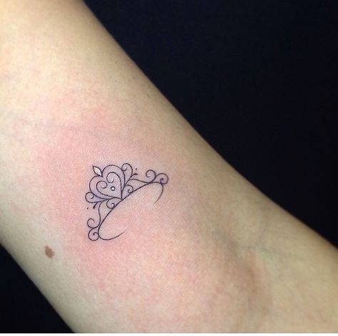 Princess Princess Hand Tattoo, Princess Tattoo Ideas Daughters, Princess Tatoos Ideas, Princess Tattoo Ideas Crowns, Small Tiara Tattoo, Disney Princess Crown Tattoo, Small Princess Crown Tattoo, Princess Aesthetic Tattoo, Tiny Crown Tattoo