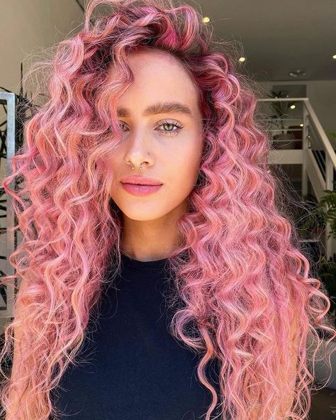 Pink Hair Spray, Curly Pink Hair, Pink Blonde Hair, Wedding Hairstyles Medium Length, Blonde With Pink, Colored Curly Hair, Long Hair Color, Hair Color Pink, Curly Hair With Bangs