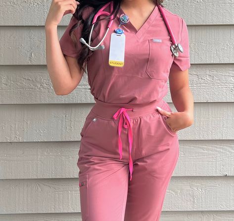 Pink Scrubs Aesthetic, Scrub Fashion, Nursing School Supplies, Doctor Aesthetic, Nursing School Graduation Pictures, Nurse Ideas, Nurse Quotes Inspirational, Nursing School Inspiration, Aesthetic Nurse