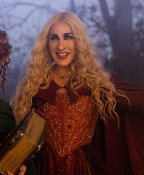 Hocus Pocus 2 Sarah Jessica Parker Sarah Sanderson, Hocus Pocus 2, Sarah Jessica, Sarah Jessica Parker, Hocus Pocus, Blonde, Makeup, Hair, Make Up