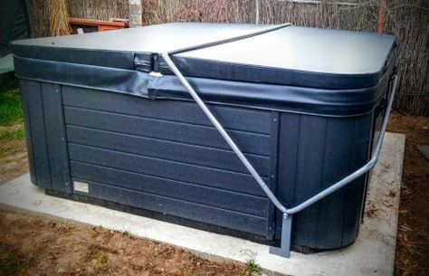 Plans on how to make a DIY Spa Cover Lifter for your hot tub or jacuzzi using steel water pipe. Better and cheaper than most store built. Save hundreds Diy Hot Tubs, Covered Hot Tub, Jacuzzi Covers, Spa Cover Lifter, Hot Tub Repair, Wood Tub, Hot Tub Designs, Ideas For Backyard, Spa Cover