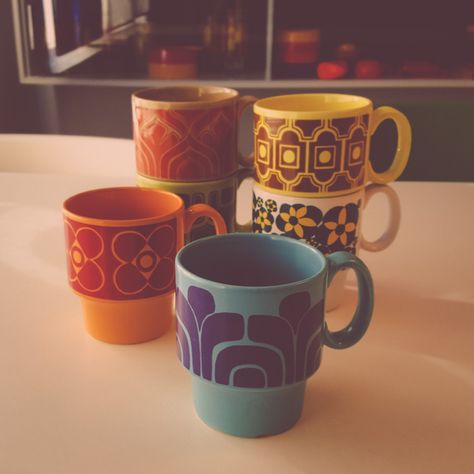 Retro Mug Designs, 70s Ceramics Vintage, Vintage Coffee Mugs, 70s Coffee Shop, 70s Crockery, 70s Mugs, 70s Pottery, Retro Coffee Shop, Retro Ceramics