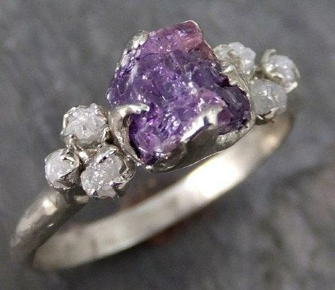 Raw Amethyst Engagement Ring Amethyst Wedding Rings, Crystal Engagement Rings, Raw Sapphire, Pink Wedding Rings, Alternative Wedding Rings, Amethyst Ring Engagement, Raw Gemstone Ring, Cluster Bracelets, Purple Sapphire