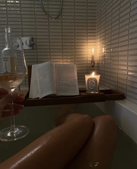 Bath Aesthetic, Healthy Girl, Night Routine, Bubble Bath, Spa Day, Glow Up?, Dream Life, Aesthetic Pictures, Self Care