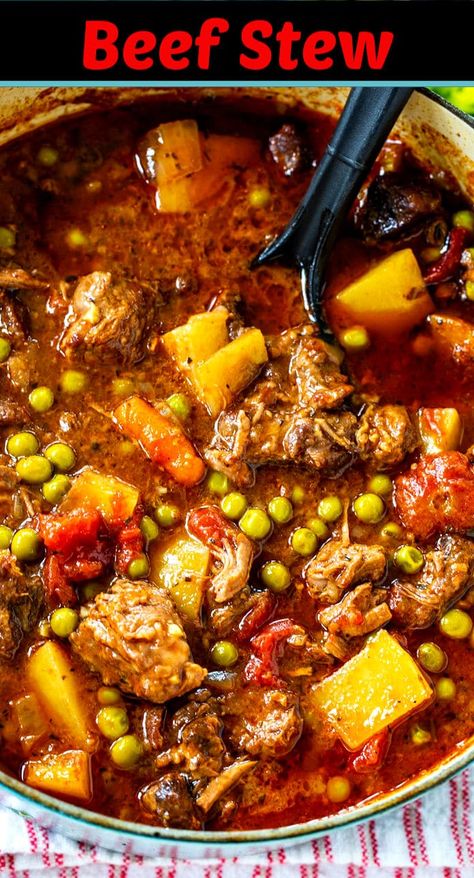 Southern Beef Stew, Dinner Salad Ideas, Slow Beef Stew, Stew Crockpot, Spicy Southern Kitchen, Stew Beef, Classic Beef Stew, Crockpot Recipes Beef Stew, Peas And Carrots