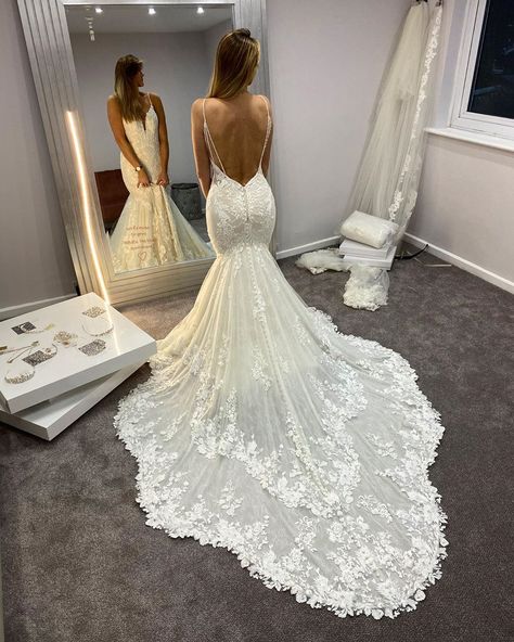 Natalie Ann Brides on Instagram: “Oh how beautiful is this @martinalianabridal gown. This dress was delivered into store just two weeks ago as part of the epic new range.…” Natalie Ann, How Beautiful, Mermaid Wedding Dress, Wedding Dresses Lace, Wedding Dresses, Wedding Dress, Range, Dresses, On Instagram