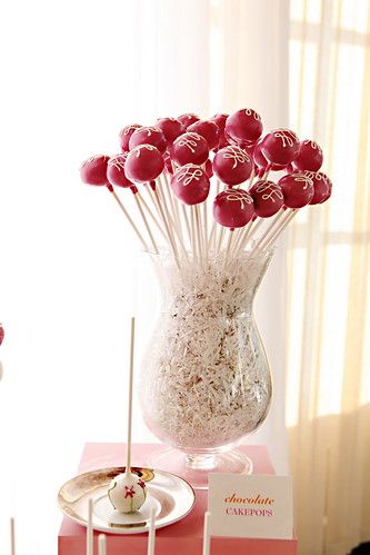 Cake Pop Vase | Fuschia Pink Cake pops | Sweet Lauren Cakes | Flickr Red Cake Pops, Beautiful Cake Pictures, Cake Pop Bouquet, Pink Cake Pops, Cake Pop Displays, Buffet Dessert, Wedding Cake Pops, Birthday Cake Pops, Cake Bites