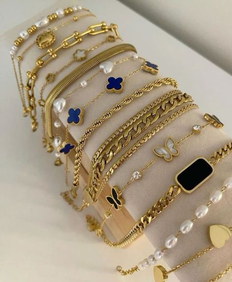 Pretty Stacks, Spring Jewelry Trends, Xoxo Jewelry, Preppy Jewelry, Wrist Jewelry, Luxe Jewelry, Jewelry Accessories Ideas, Dope Jewelry, Spring Jewelry