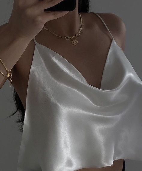 Fan Outfits, Cowl Neck Top, Like Instagram, White Satin, Cowl Neck, Style Me, Camisole Top, Satin, Fan