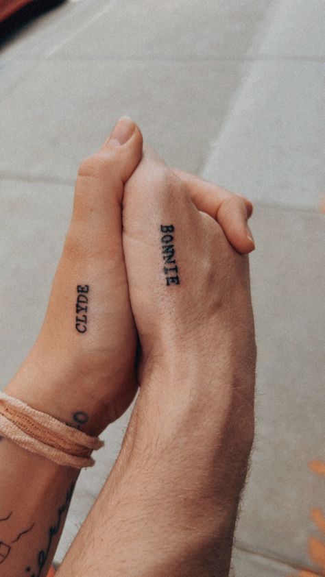 Couples Bonnie + Clyde Tattoos Matching Tatoos Minimaliste Couples, Gangsta Couple Matching Tattoos, Matching Sleeve Tattoos Couple, Matching Tattoos For Men And Women, Bonnie And Clyde Tattoos, Gf Tattoo For Bf, Bonnie And Clyde Tattoo Couples, Matching Tattoos Male And Female, Tattoo For My Wife