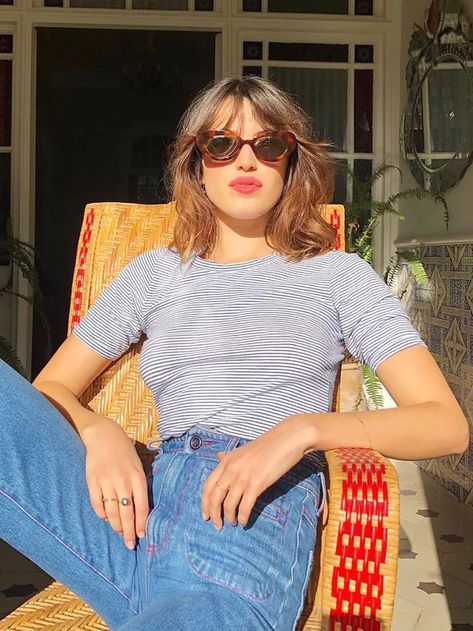 French Hair Care, Red Lipstick Outfit, Jeanne Damas Style, French Girl Hair, Girls Lipstick, French Skincare, Wear Red Lipstick, Jeanne Damas, French Girl Style