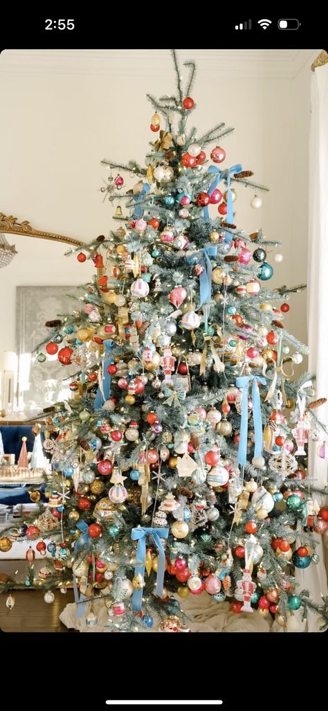 Christmas Trees In Baskets, French Pleat Curtains, Living Room Cozy, Christmas Tree Inspo, Pleat Curtains, Room Cozy, Cozy Home Decor, Christmas Decor Inspiration, Christmas Tree Inspiration